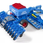 Sembradora Lemken Solitair 9 02026 de Bruder con unidades de siembra plegables y depósito practicable.