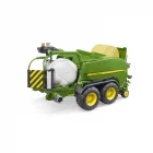Empacadora de balas John Deere C441R 02032 de Bruder con pacas redondas color paja y blanca incluidas.