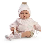 Muñeco Babydoo Posturitas Urban de Antonio Juan sentado de frente, con gorro de pompón y conjunto en tonos rosa claro y gris.